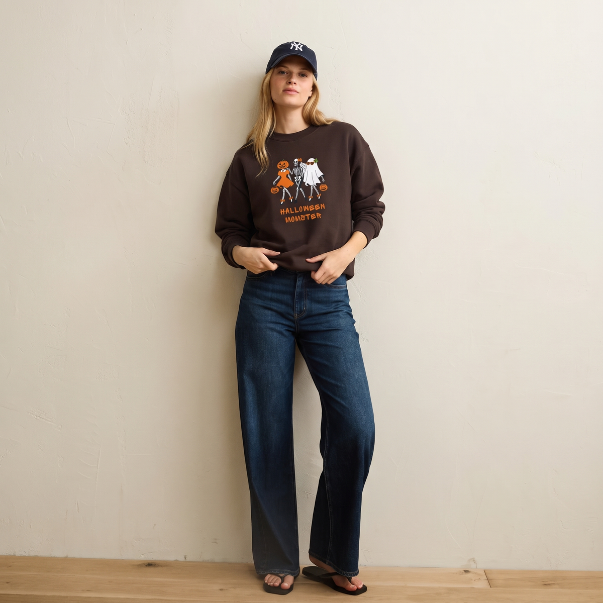Halloween Momster - Crewneck Sweatshirt